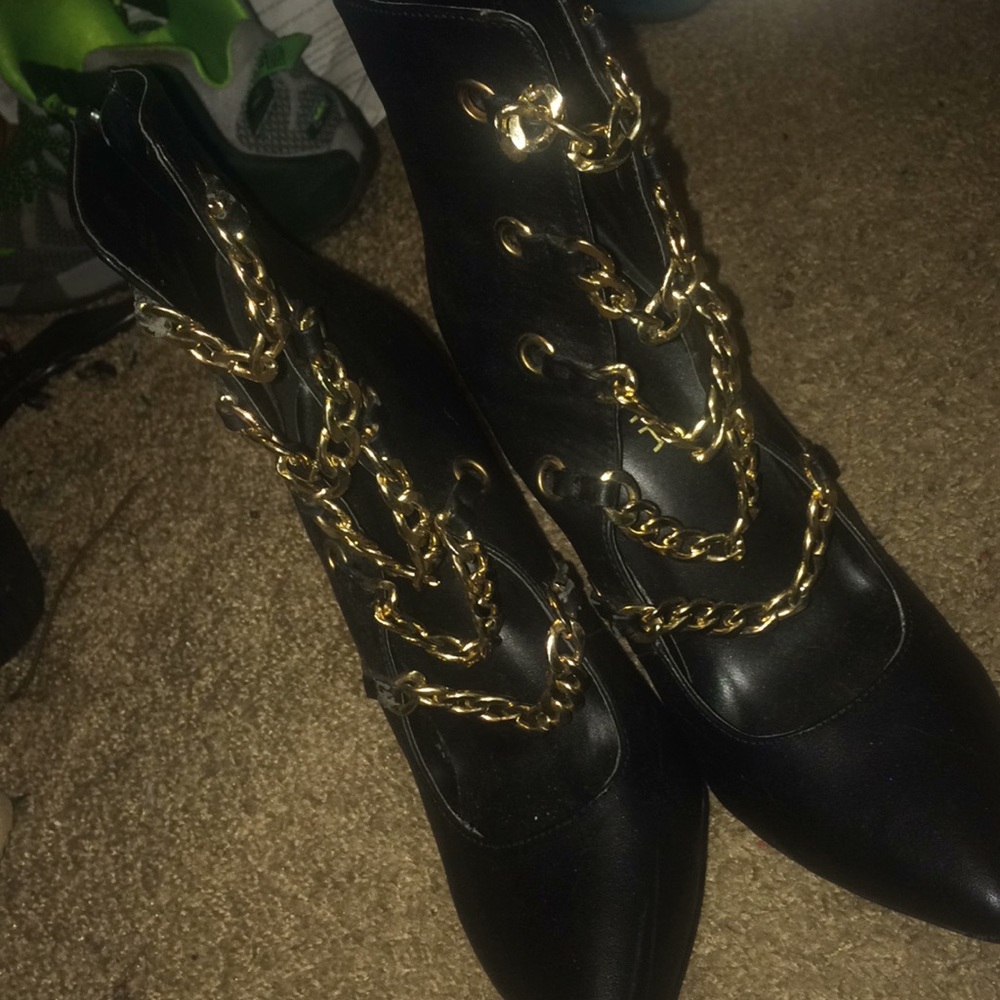High heel boots